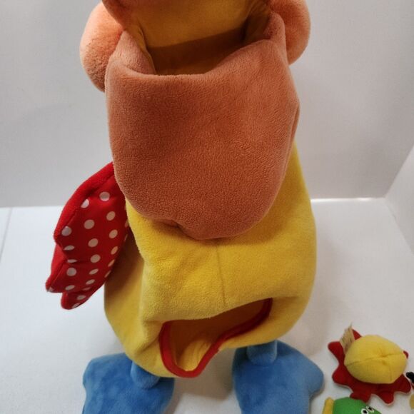 Melissa & Doug Pelican Plush – Feedable Toy + 3 Critters - Picture 5 of 7